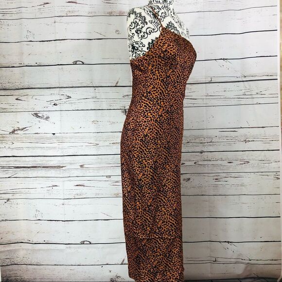 Revolve The East Order One Shoulder Asymmetrical Sahara Leopard Print Midi Dress - Picture 4 of 9